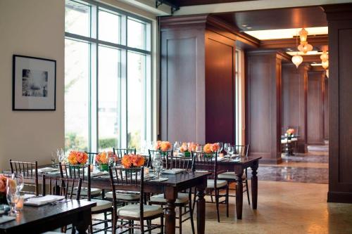 Χώρος καθιστικού στο Seattle Marriott Waterfront