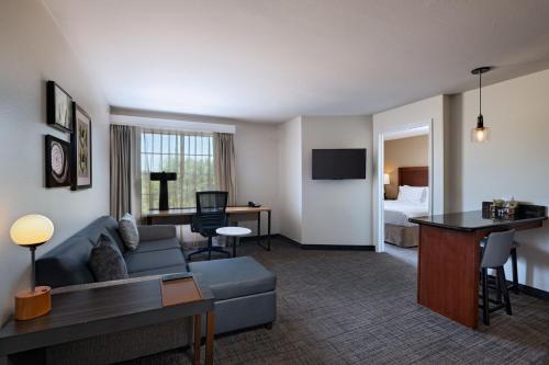 Μια τηλεόραση ή/και κέντρο ψυχαγωγίας στο Residence Inn Beaumont