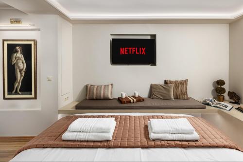 The Athenian Aroma - Suite with Jacuzzi