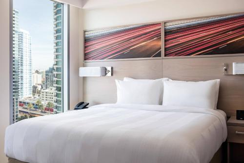 Residence Inn by Marriott San Diego Downtown/Bayfront Image