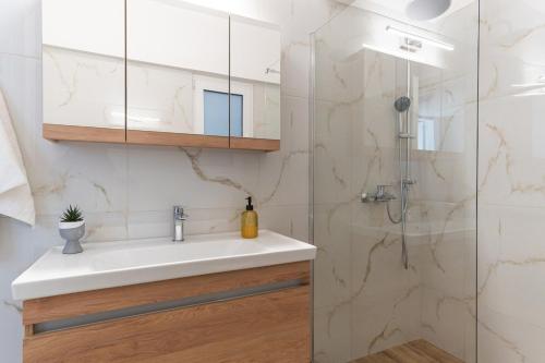 Modern Seaside 2BR APT