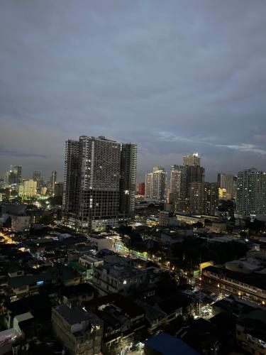 마닐라 전경 또는 아파트에서 바라본 도시 전망