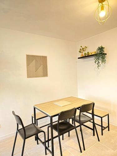 Les chambres de Sandrine avec dans un appartement en collocation