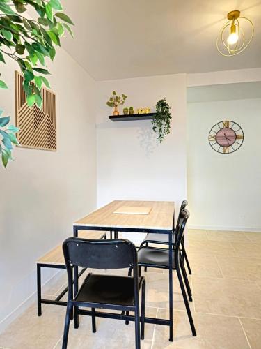 Les chambres de Sandrine avec dans un appartement en collocation