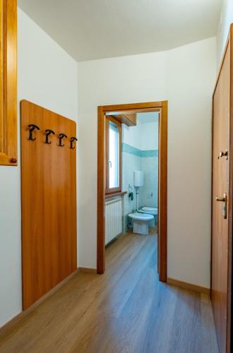 Ένα μπάνιο στο Happy Guest Apartments - Terrazza Alpina Vivione
