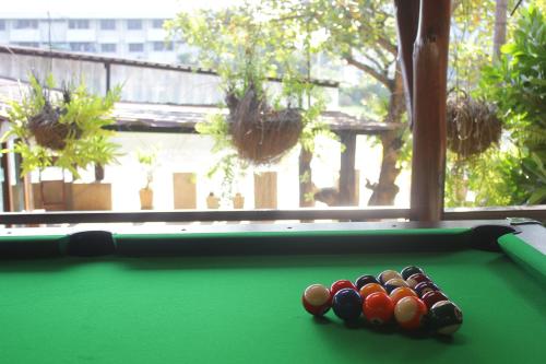 Mesa de billar en Tolani Riverside Villa