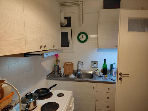 Stand-alone apartment in Pagrati