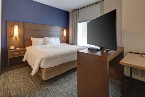 Postel nebo postele na pokoji v ubytování Residence Inn Fort Lauderdale Coconut Creek