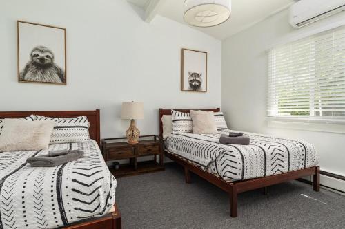 Voodi või voodid majutusasutuse Bluebird Cabin toas