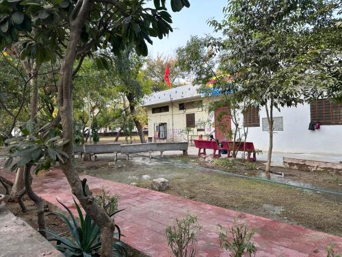 Το κτήριο όπου στεγάζεται  το hostel