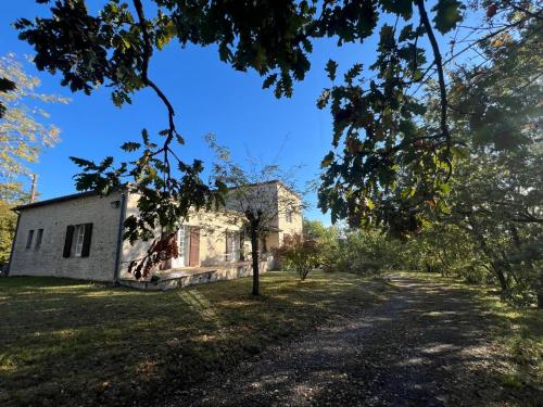 Το κτήριο όπου στεγάζεται  το bed & breakfast