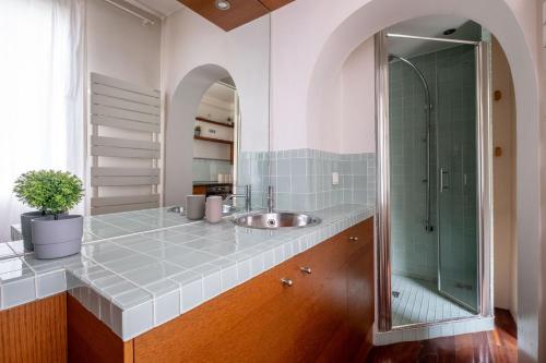 Loft d Exception au Pied des Champs-Élysées