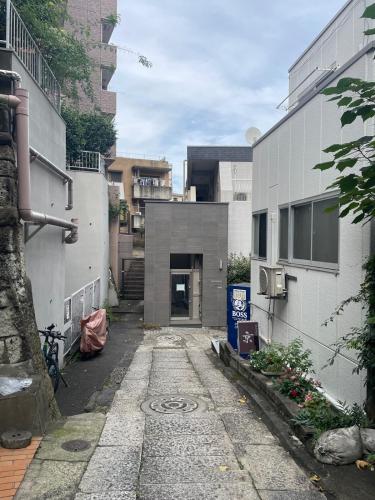 Shinjuku Yotsuya Sanchome Station 7-minute walk Hawaiian Twin Bed Charm Room 1R