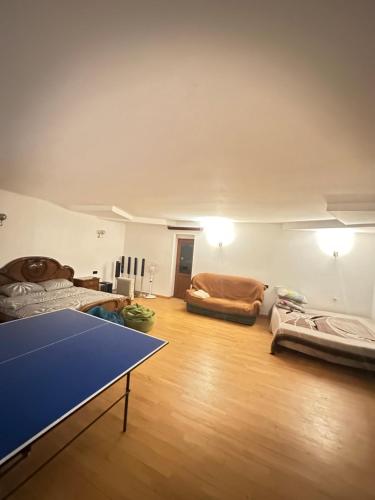 Gambar di galeri bagi Luxury Villa with a Pool di Yerevan