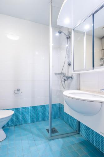 Un baño de Cozy studio apartment in the heart of Helsinki
