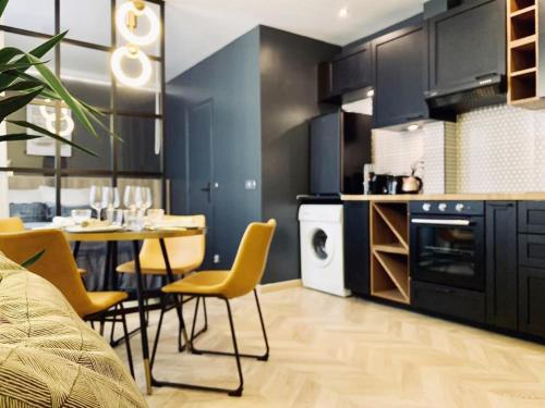 Dapur atau dapur kecil di Luxe studio 10min metro from the Center of Paris