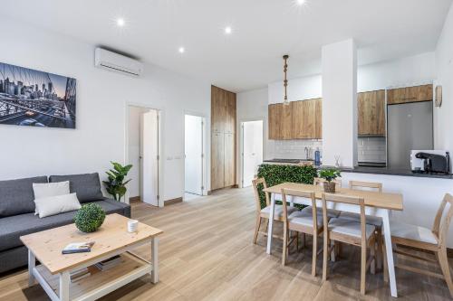 ครัวหรือมุมครัวของ Apartamento a 5 minutos del centro de Madrid 6P