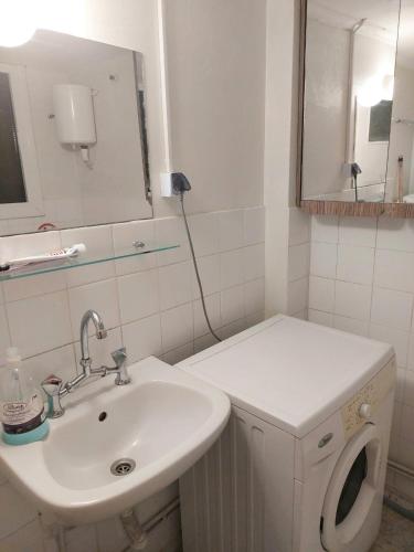 3beds in prv room 5' from metro
