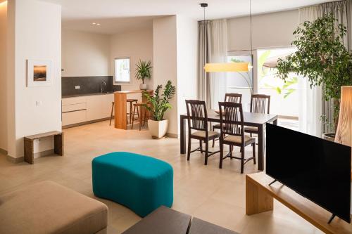 Mar - Panasco Suites