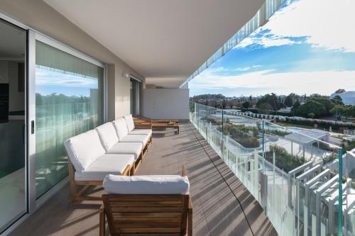 Newly Built 3 BDRM Luxury Apt Close to the Beach