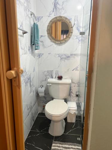 Bany a Hostal Bless house