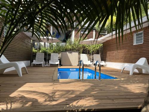 Piscina di Cap Lodge Martinique o nelle vicinanze