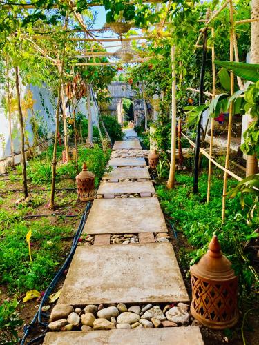 Cozy 1BR Bungalow with Kitchen in Eco Garden Nature Escape
