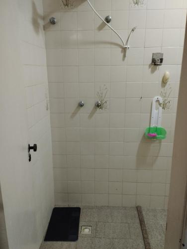 Bilik mandi di Casa temporada Cabo Frio