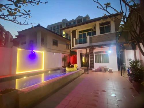 Bazén v ubytování Sunshine villa Near beach Private Pool nebo v jeho okolí