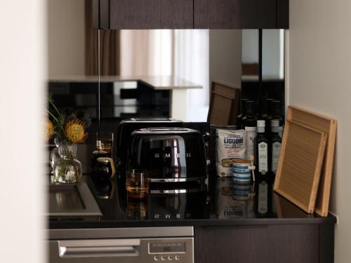 Dapur atau dapur kecil di Adina Apartment Hotel Sydney Town Hall
