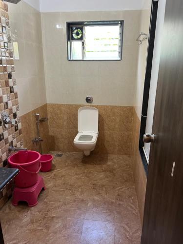Koupelna v ubytování Hotel Shriyan Mahabaleshwar