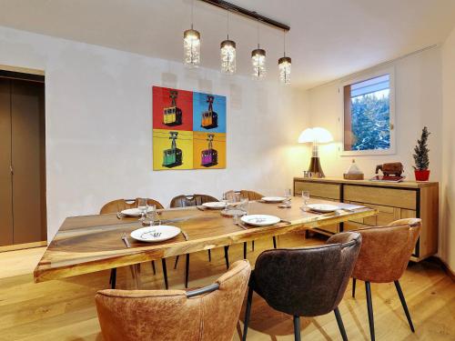 Appartement de luxe 3 chambres en suite, skis aux pieds, WiFi, parking, à Courchevel 1850 - FR-1-575-237