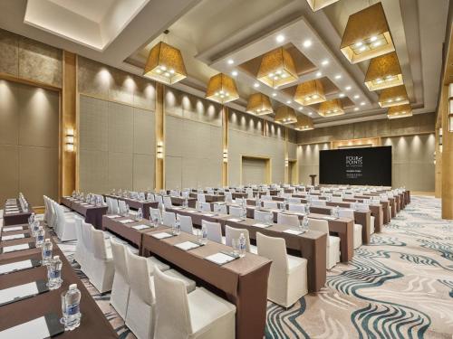 Der Geschäftsbereich oder Konferenzraum in der Unterkunft Four Points by Sheraton Guangzhou Financial City, Tianhe