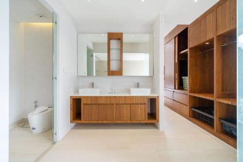 Ένα μπάνιο στο Trendy & Minimalist Design 5BR Pool Villa Trinity C1