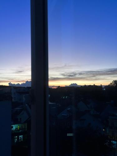 Alba o tramonto visti dall'interno dell'hotel o dai dintorni
