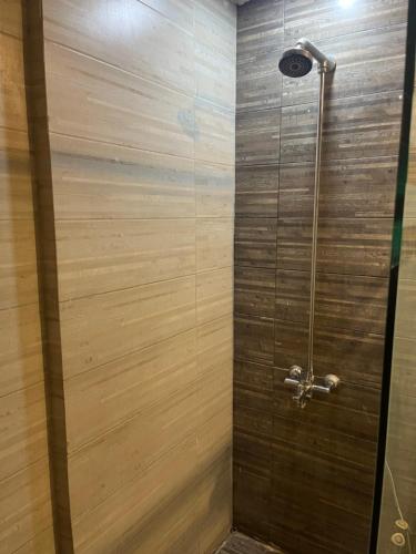 Koupelna v ubytování Luxury 1BHK Apartment In Bahria Town