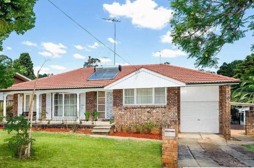Φωτογραφία από το άλμπουμ του 3 Bedroom Cozy and spacious retreat σε Campbelltown
