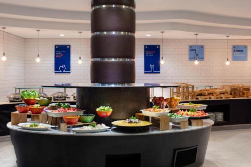 Holiday Inn Express Dubai Airport by IHG Image