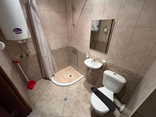 Ένα μπάνιο στο Vadim Apartments in Panorama Beach Vigo Nessebar