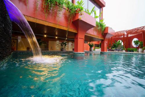Bazén v ubytování Me Saigon Boutique Hotel nebo v jeho okolí