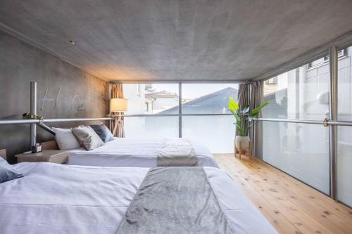 Natsumezaka Room1 NM1