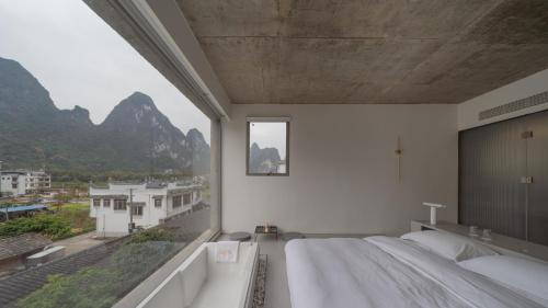 Ein allgemeiner Bergblick oder ein Berglick von des Hotels aus