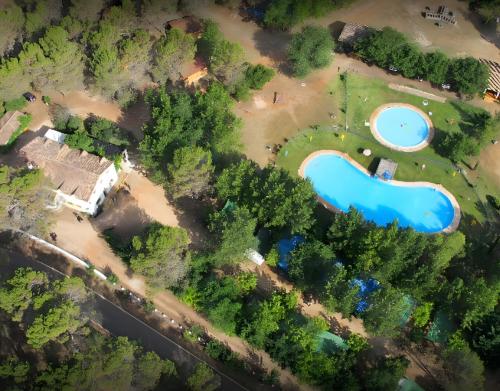 Galeriebild der Unterkunft Camping Montillana con Bungalows in Hornos