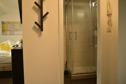 Koupelna v ubytování Stilvolle Altbauwohnung, Apartment Aus & zeit