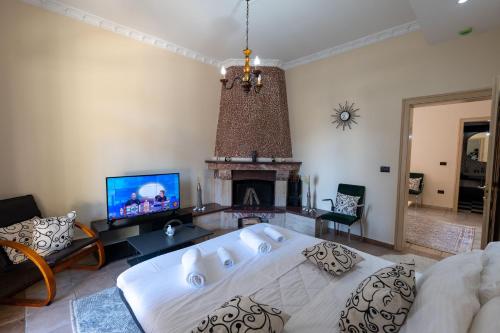 Μια τηλεόραση ή/και κέντρο ψυχαγωγίας στο Olimpic Hotel
