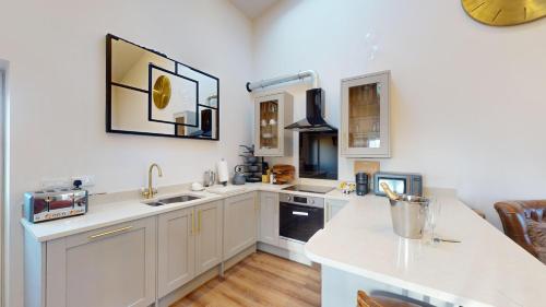 Nhà bếp/bếp nhỏ tại Springwood Barn No1 Forest