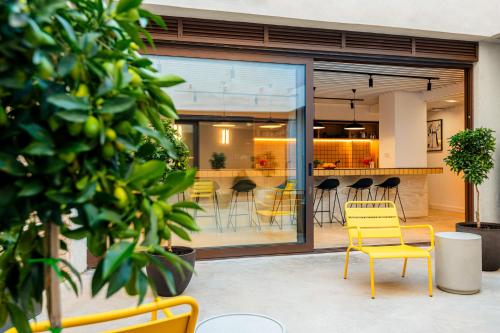 Gambar di galeri bagi Colo Colo Hostel Valencia - Single Private Beds di Valencia