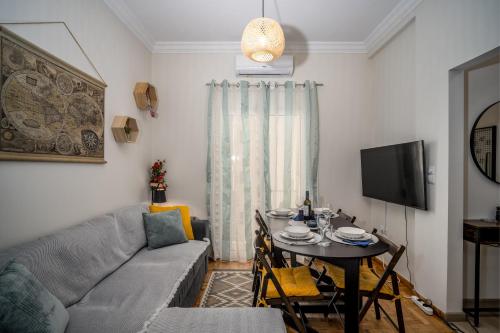 Stylish Koukaki Retreat by the Acropolis