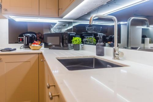 Kuchyň nebo kuchyňský kout v ubytování St Andrews Court