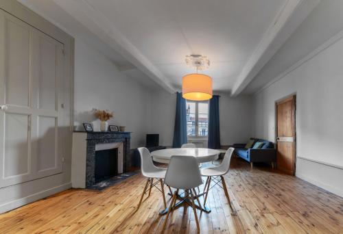 Η κουζίνα ή μικρή κουζίνα στο Le Ballainvilliers - Appartement cœur de ville